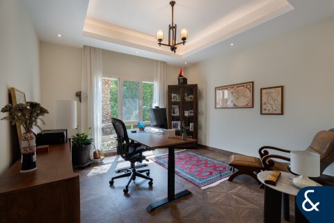 Villa in Meadows, Dubai 5 bedrooms, 381 sq.m. № 76065 - photo 13