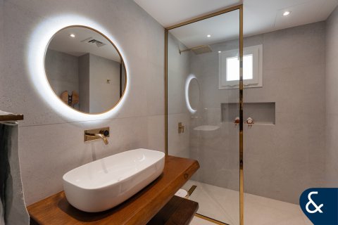 Villa in Meadows, Dubai 5 bedrooms, 381 sq.m. № 76065 - photo 10