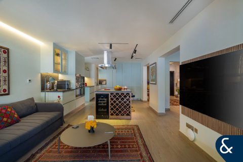 Villa in Meadows, Dubai 5 bedrooms, 381 sq.m. № 76065 - photo 5