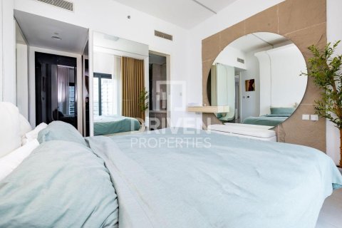 Apartment in SOL Bay, Business Bay, Dubai 1 bedroom, 97.83 sq.m. № 128222 - photo 5