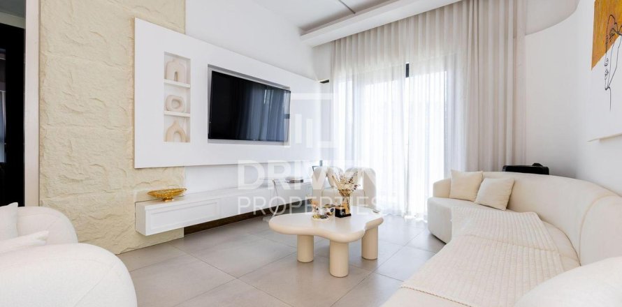 Apartment in SOL Bay, Business Bay, Dubai 1 bedroom, 97.83 sq.m. № 128222