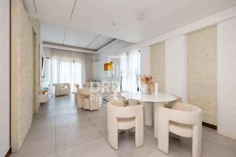 Apartment in SOL Bay, Business Bay, Dubai 1 bedroom, 97.83 sq.m. № 128222 - photo 6