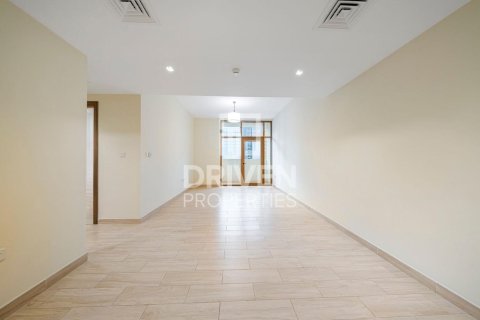 Apartment in Business Bay, Dubai 2 bedrooms, 127 sq.m. № 86546 - photo 16