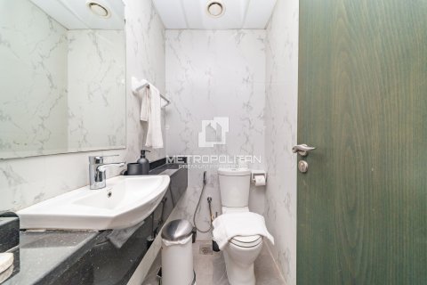 Apartment in Business Bay, Dubai 2 bedrooms, 122 sq.m. № 74099 - photo 25