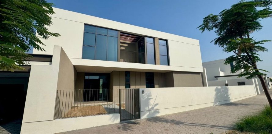 Villa in Al Furjan, Dubai 5 bedrooms, 666 sq.m. № 13789