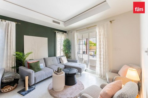 Villa in Dubai 4 bedrooms, 594.6 sq.m. № 113793 - photo 7