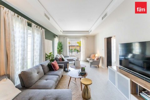 Villa in Dubai 4 bedrooms, 594.6 sq.m. № 113793 - photo 24