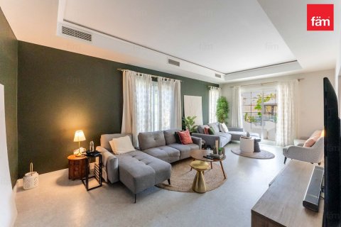 Villa in Dubai 4 bedrooms, 594.6 sq.m. № 113793 - photo 20
