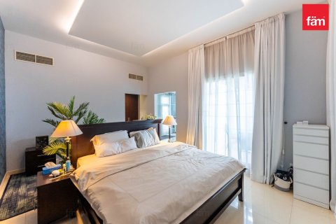 Villa in Dubai 4 bedrooms, 594.6 sq.m. № 113793 - photo 15