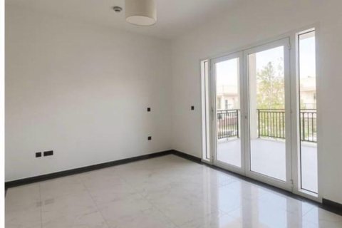 Villa in Dubai 4 bedrooms, 352.8 sq.m. № 113796 - photo 5