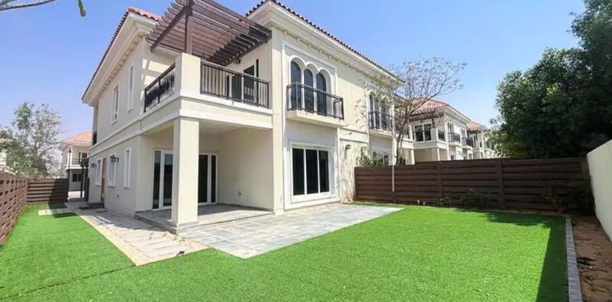 Villa in Dubai 4 bedrooms, 352.8 sq.m. № 113796