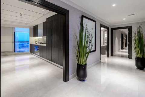 Apartment in THE RESIDENCES JLT in Jumeirah Lake Towers, Dubai 3 bedrooms, 296 sq.m. № 30205 - photo 2