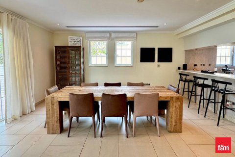 Снять в аренду виллу в Jumeirah Park, Дубай: 4 спальни, 741.8м², № 100193 - фото 8