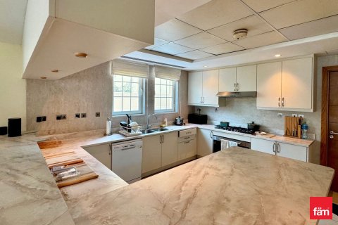 Снять в аренду виллу в Jumeirah Park, Дубай: 4 спальни, 741.8м², № 100193 - фото 11