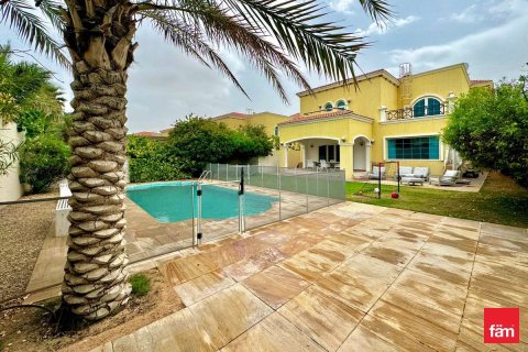 Снять в аренду виллу в Jumeirah Park, Дубай: 4 спальни, 741.8м², № 100193 - фото 27