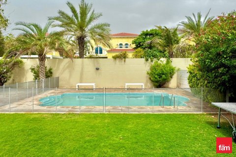 Снять в аренду виллу в Jumeirah Park, Дубай: 4 спальни, 741.8м², № 100193 - фото 30