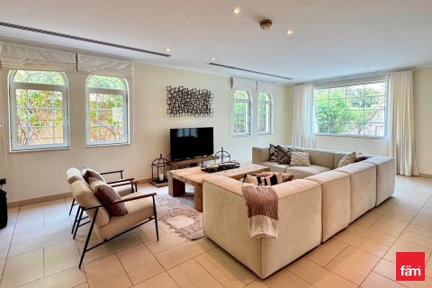 Снять в аренду виллу в Jumeirah Park, Дубай: 4 спальни, 741.8м², № 100193 - фото 5