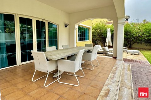 Снять в аренду виллу в Jumeirah Park, Дубай: 4 спальни, 741.8м², № 100193 - фото 26