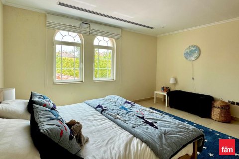 Снять в аренду виллу в Jumeirah Park, Дубай: 4 спальни, 741.8м², № 100193 - фото 18