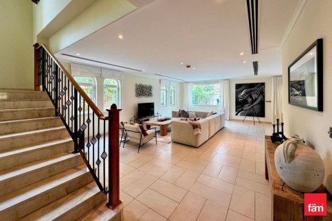 Снять в аренду виллу в Jumeirah Park, Дубай: 4 спальни, 741.8м², № 100193 - фото 10