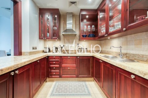 Купить квартиру в Old Town, Дубай: 2 спальни, 126м², № 45580 - фото 3
