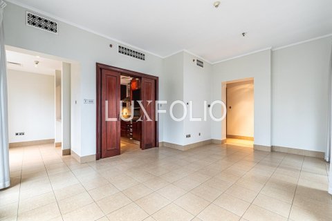 Apartamento en Old Town, Dubai, 3 dormitorios, 183 m², № 45578 - foto 1