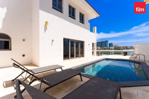 Villa in Palm Jumeirah, Dubai 4 bedrooms, 621.4 sq.m. № 9494 - photo 4