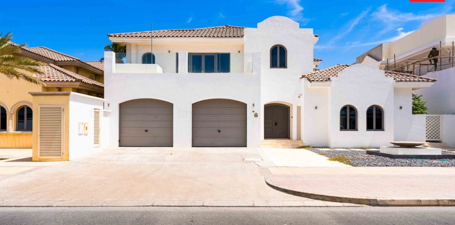Villa en Palm Jumeirah, Dubai, 4 dormitorios, 621.4 m², № 9494