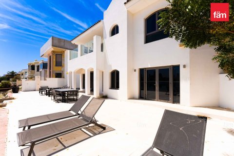Villa in Palm Jumeirah, Dubai 4 bedrooms, 621.4 sq.m. № 9494 - photo 2