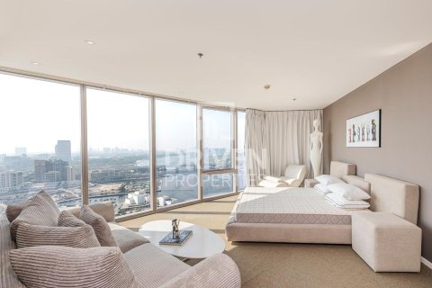 Apartamento en D1 Tower, Culture Village, Dubai, 3 dormitorios, 176.14 m², № 127283