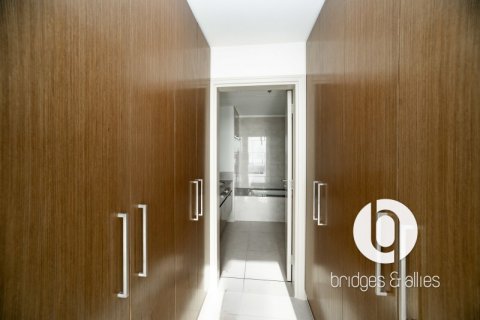 Apartment in Downtown Dubai (Downtown Burj Dubai), Dubai 2 bedrooms, 102 sq.m. № 101471 - photo 17
