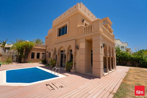 Villa in Palm Jumeirah, Dubai 5 bedrooms, 727.5 sq.m. № 111421