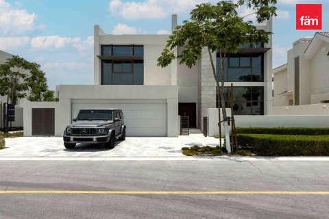 Villa en Dubai, 4 dormitorios, 570 m², № 24723 - foto 1