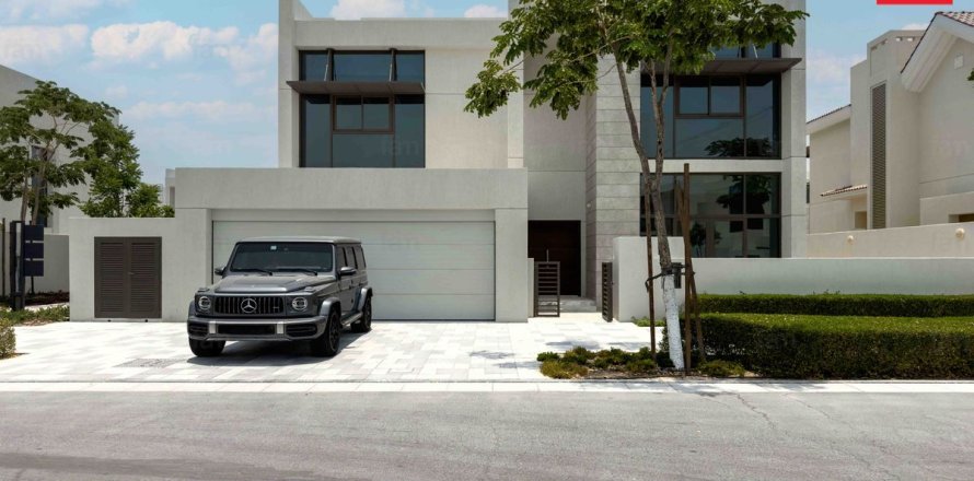 Villa en Dubai, 4 dormitorios, 570 m², № 24723