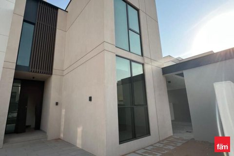 Villa à Dubai, 5 chambres, 615.4 m², № 92083 - photo 2