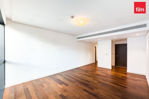 Apartment in Al Wasl, Dubai 2 bedrooms, 159.7 sq.m. № 92093 - photo 10