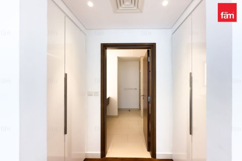 Apartment in Al Wasl, Dubai 2 bedrooms, 159.7 sq.m. № 92093 - photo 14