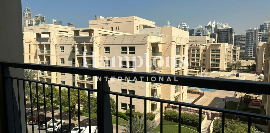 Apartment in The Views 1, The Views, Dubai 1 bedroom, 79.2463 sq.m. № 114920
