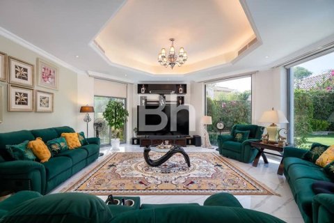 Villa in The Villa, Dubai 5 bedrooms, 832 sq.m. № 58000 - photo 16