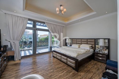 Villa in The Villa, Dubai 5 bedrooms, 832 sq.m. № 58000 - photo 8