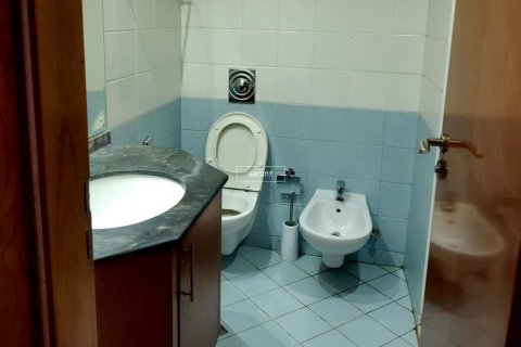 Apartment in Jumeirah Lake Towers, Dubai 2 bedrooms, 122.7 sq.m. № 46575 - photo 16