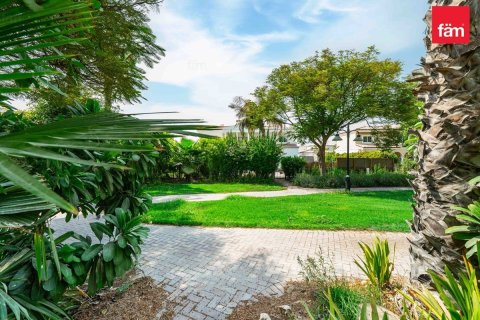 Villa in Dubai 5 bedrooms, 793.3 sq.m. № 134781 - photo 30
