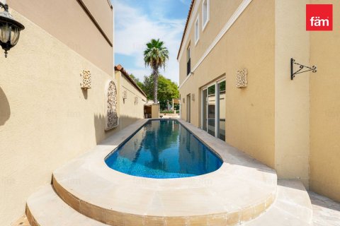 Villa in Dubai 5 bedrooms, 793.3 sq.m. № 134781 - photo 12
