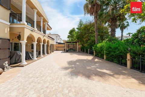 Villa in Dubai 5 bedrooms, 793.3 sq.m. № 134781 - photo 11