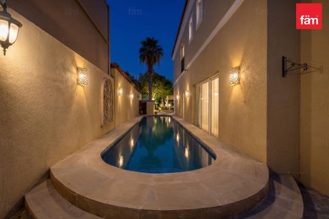 Villa in Dubai 5 bedrooms, 793.3 sq.m. № 134781 - photo 13