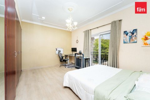 Villa in Dubai 5 bedrooms, 793.3 sq.m. № 134781 - photo 2