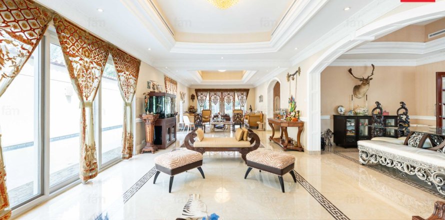 Villa in Dubai 5 bedrooms, 793.3 sq.m. № 134781