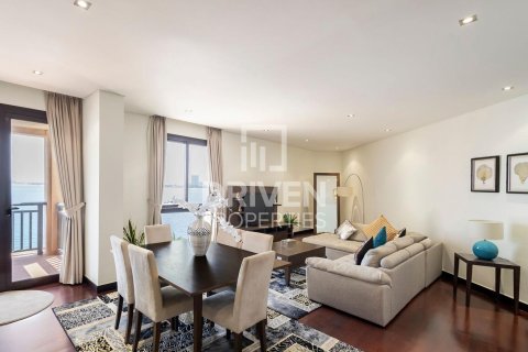 Apartment in Palm Jumeirah, Dubai 2 bedrooms, 164 sq.m. № 20885 - photo 1