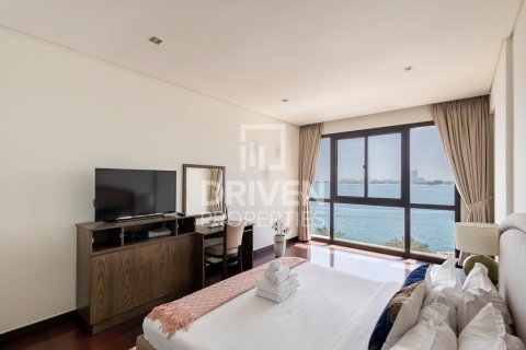 Apartment in Palm Jumeirah, Dubai 2 bedrooms, 164 sq.m. № 20885 - photo 17