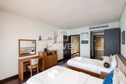 Apartment in Palm Jumeirah, Dubai 2 bedrooms, 164 sq.m. № 20885 - photo 16